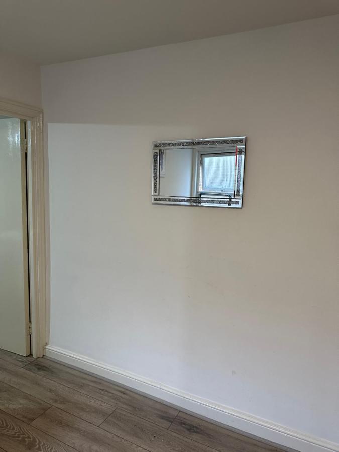Beautiful First Floor One Bedroom Apartment B Walthamstow London Exterior photo